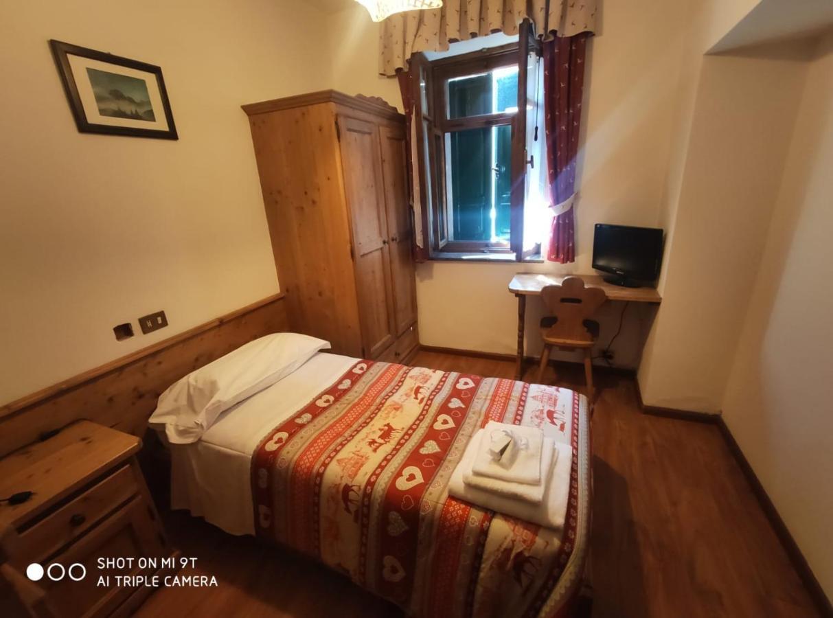 La Favorita Bed & Breakfast Lozzo Cadore Exterior photo