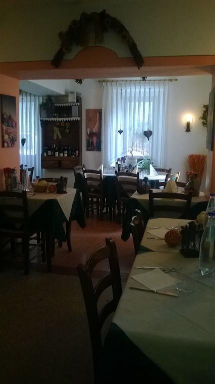 La Favorita Bed & Breakfast Lozzo Cadore Room photo